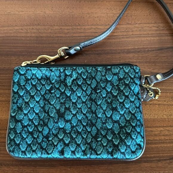 COACH emerald snake print silky fabric wristlet. Multi-function strap New w/ tag - Picture 4 of 5